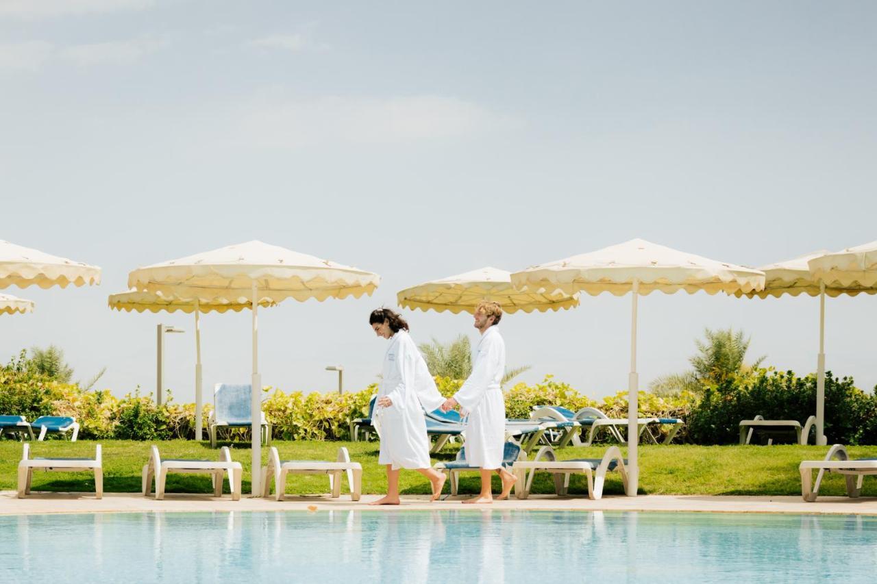 David Dead Sea Resort & Spa 에인 보켁 외부 사진 The swimming pool at the resort