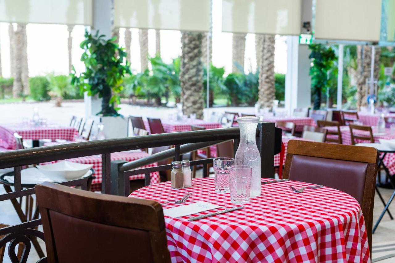 David Dead Sea Resort & Spa 에인 보켁 외부 사진 Restaurant interior