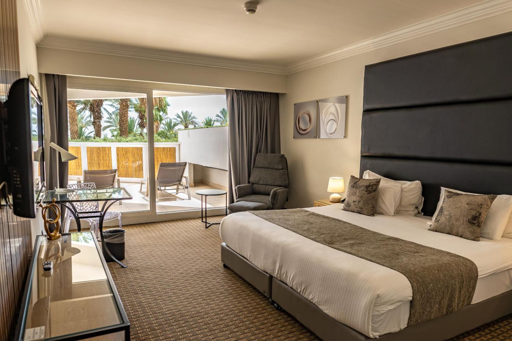 David Dead Sea Resort & Spa 에인 보켁 외부 사진 A room at the Hilton Sharm El Sheikh