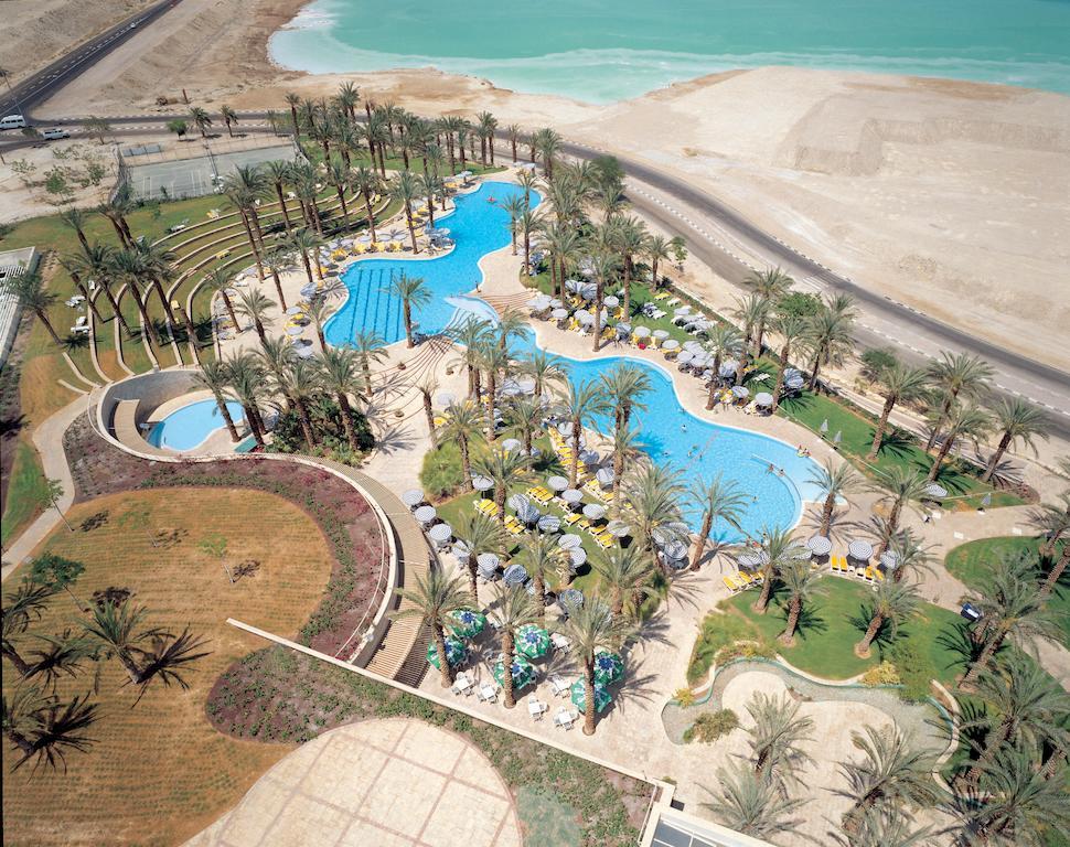 David Dead Sea Resort & Spa 에인 보켁 외부 사진 Aerial view of the resort
